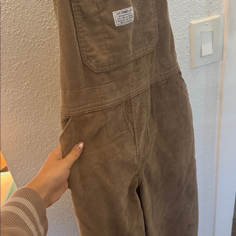 Levi’s corduroy overalls - Picture 7 of 8